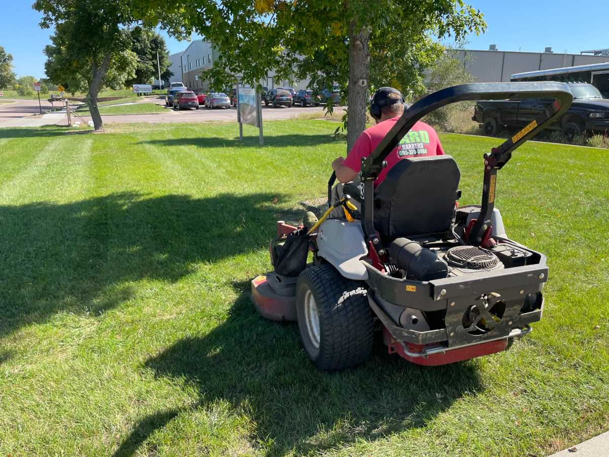 Lawn Care & Pest Control Gallery | The Yard Barbers